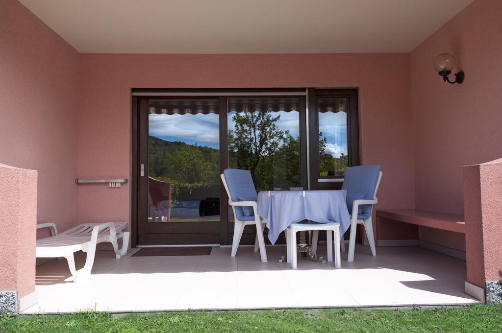 Hotel Garni Villa Del Sole Ponte Tresa Room photo